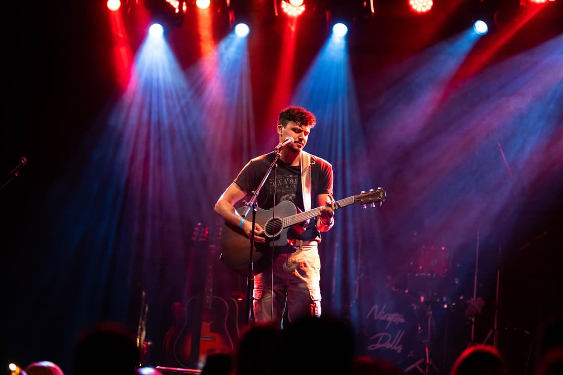 Jared Benjamin performing live